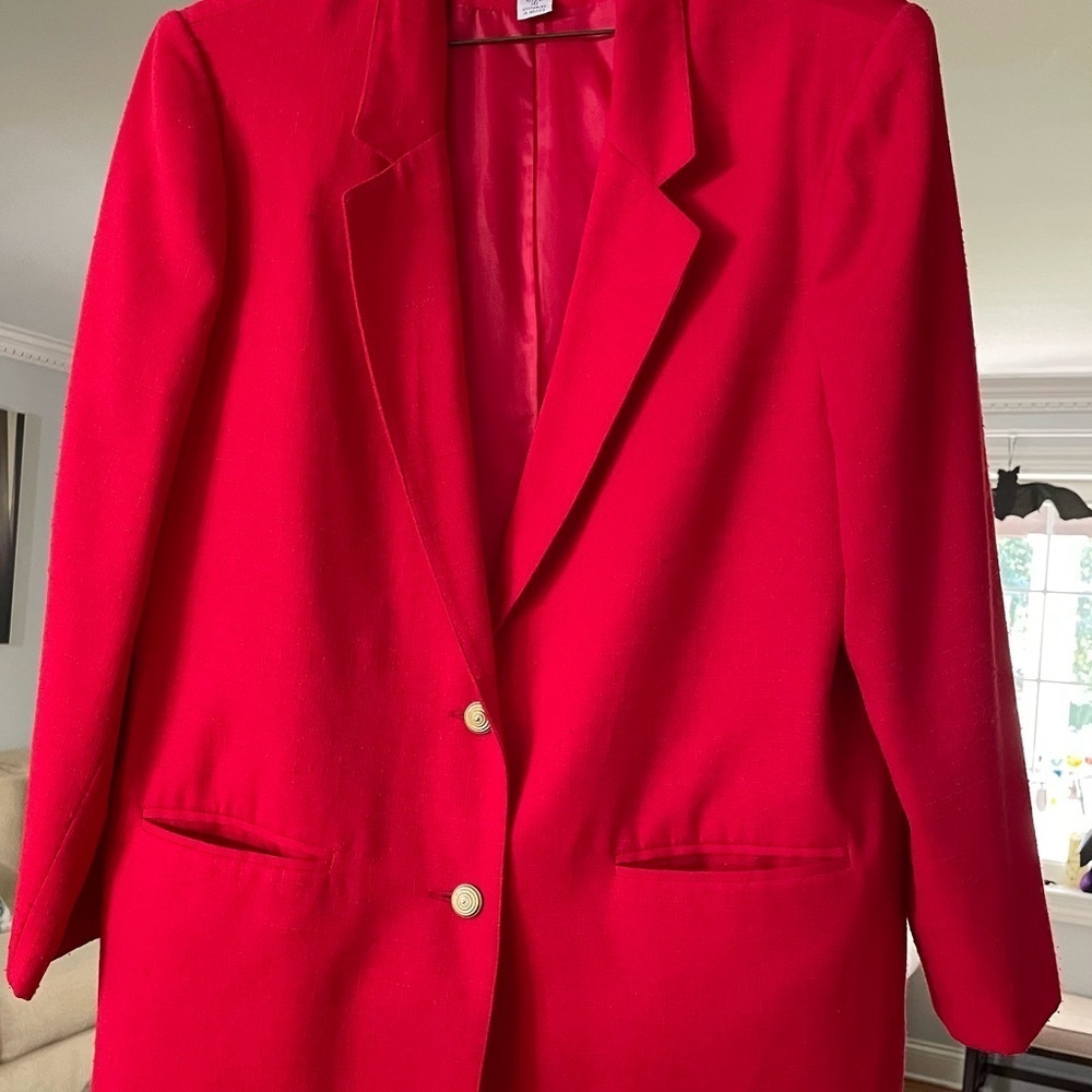Sag Harbor women’s red two buttons , textured size 18 Blazer.